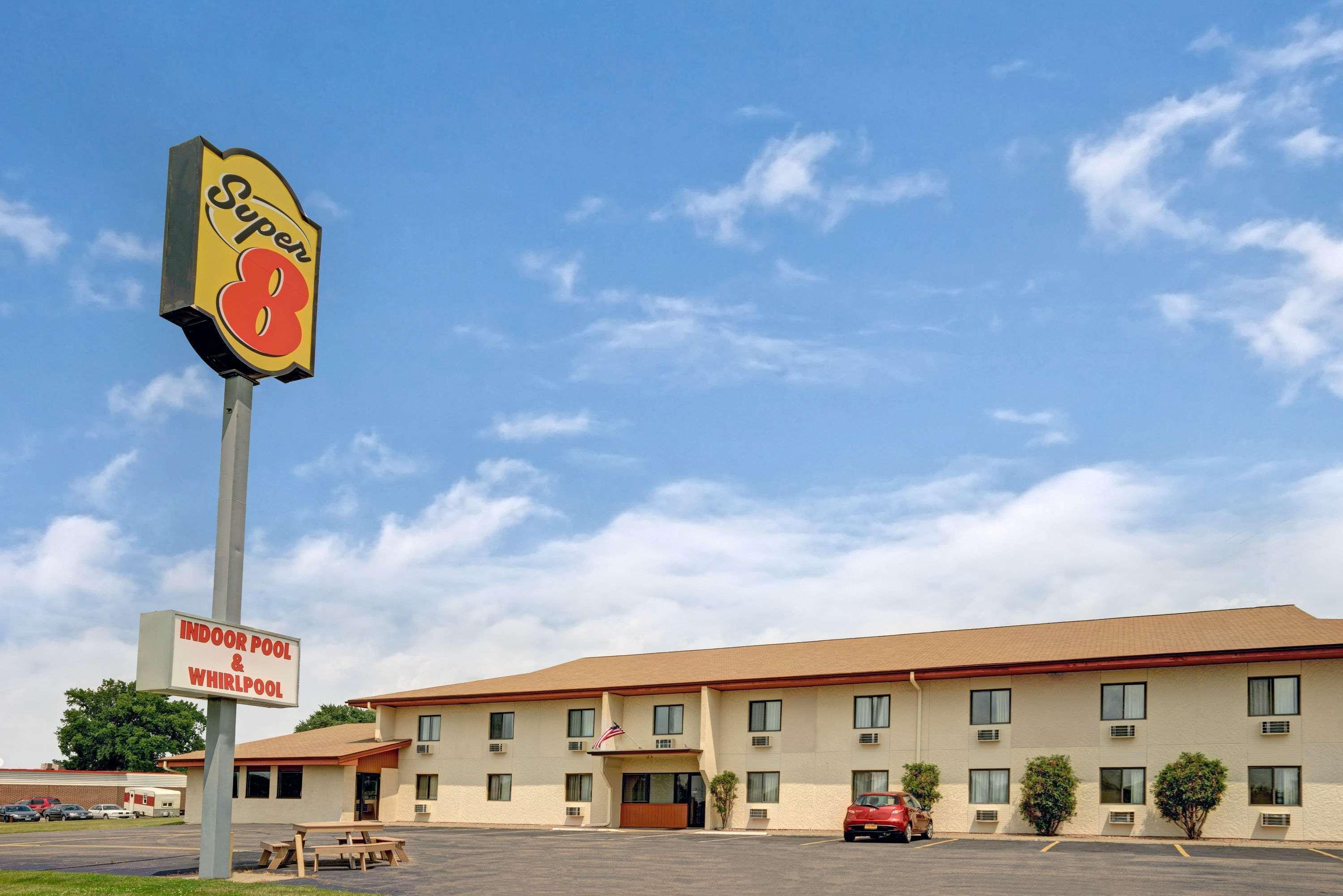 Super 8 By Wyndham Buffalo Exterior photo