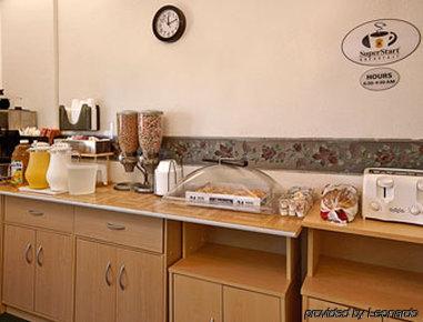 Super 8 By Wyndham Buffalo Restaurant photo
